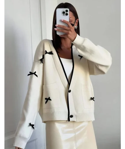 Autumn Winter Leisure Fashion Clothing Women's Loose V-Neck Single-Breasted Long Sleeves Sweater Coat Bow Knit Cardigan